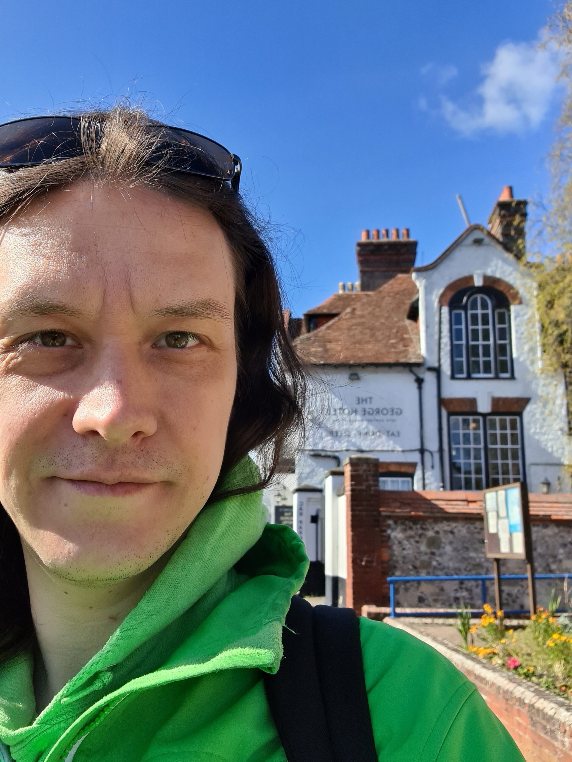 Mein erster Besuch bei Stonehenge...mein Pilgerweg begann in der High Street beim Stones Cafe über die Church Street bei einer schönen alten Kirche, weiter zur Stonehenge Road...